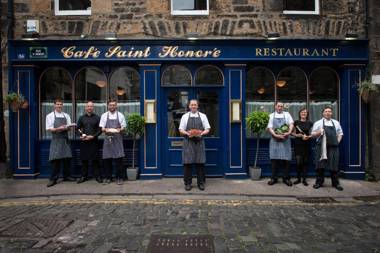 Heart Of Edinburgh City Flat