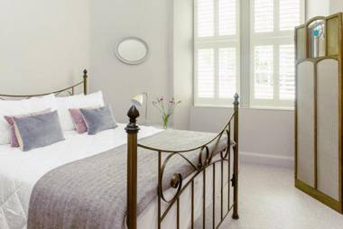 Ramsay Gardens - Grand 4-Bedroom Apartment Next To Castle