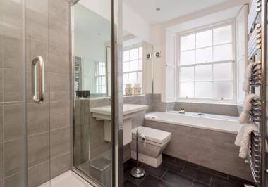 Parliament Sq (apt 3) Royal Mile