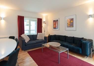 Edmonstone Suite Old Town