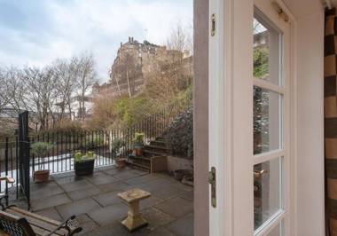 Castle Wynd Old Town