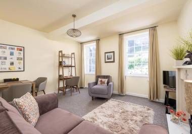 Castle Suite 3 Old Town