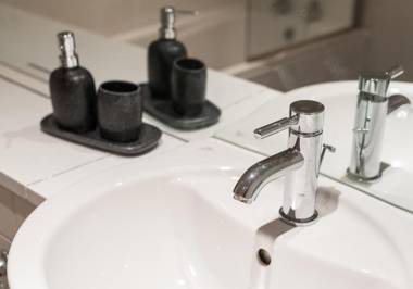 The Edmonstone's Close Residence