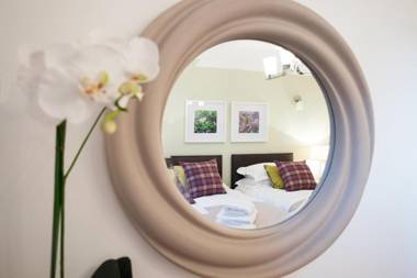 The Malt Kiln Apartment Edinburgh Old Town 3 Bedroom Parking previously McDonald Residence