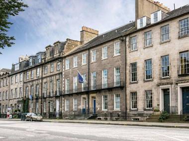 Travelodge Edinburgh Central Queen Street