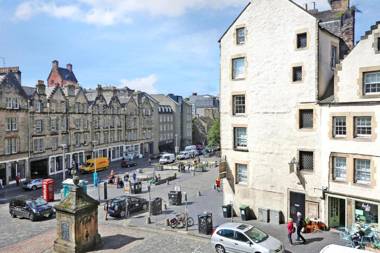 West Bow - Comfy 2 bed on West Bow overlooking Grassmarket