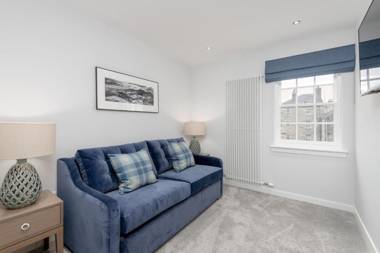 Destiny Scotland - Royal Mile Residence