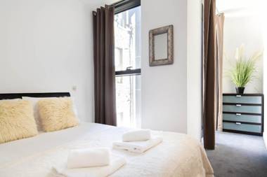 Quartermile Central Apartment