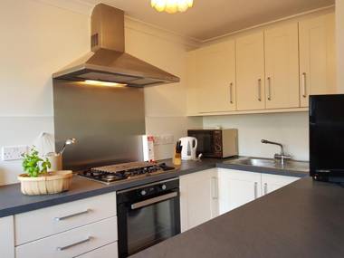 Clermiston Hill Apartment 