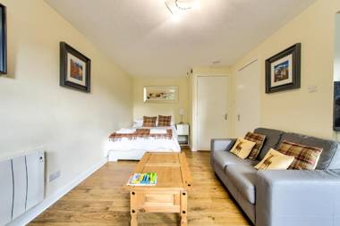 Stunning Studio Apartment Castle View