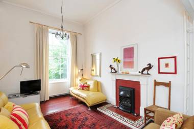 217 Charming first floor period city center apartment