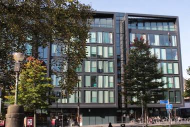 273 Stylish 2 bedroom apartment in the Quartermile development - offers private parking