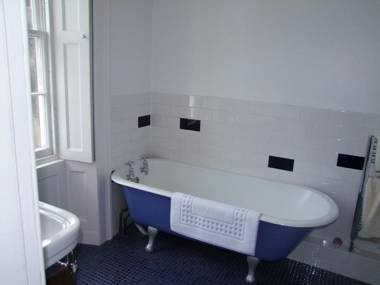 331 Attractive 2 bedroom apartment in Edinburgh's New Town