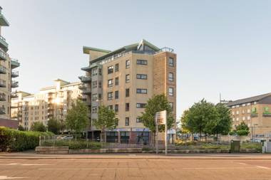 403 Portland Gardens Penthouse Apartment