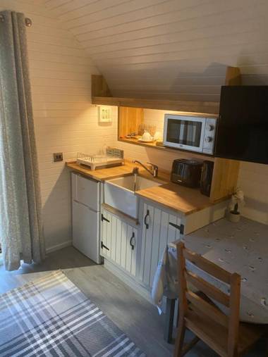 The Pod With Hot Tub Juniperlea