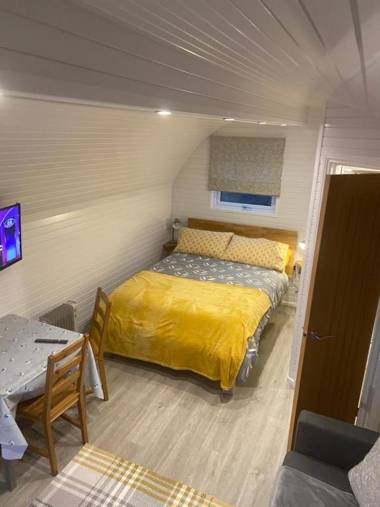 The Pod With Hot Tub Juniperlea