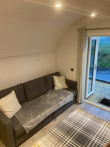 The Pod With Hot Tub Juniperlea