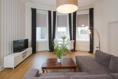 Edinburgh Castle Apartments