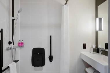 Moxy Edinburgh Fountainbridge