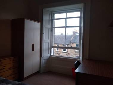 Lauriston Skylight Roomz