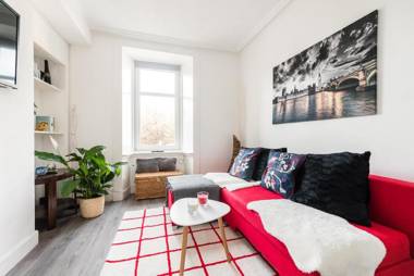 Lovely Modern Apartment at the Shore