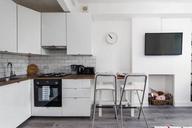 Lovely Modern Apartment at the Shore