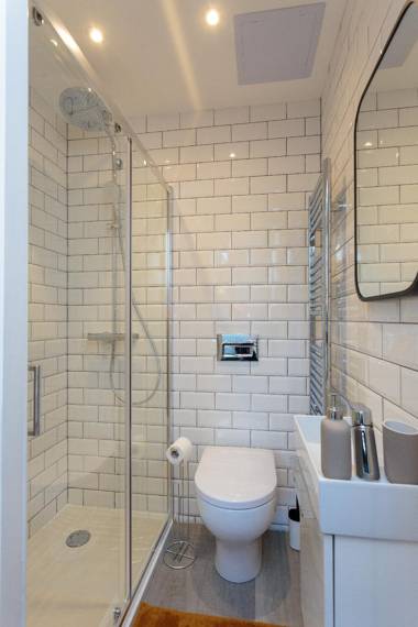 Lovely apartment beneath Edinburgh Castle