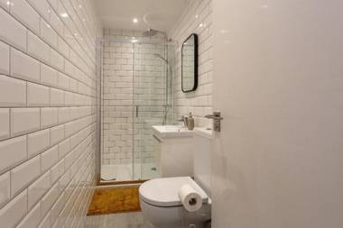 Lovely apartment beneath Edinburgh Castle