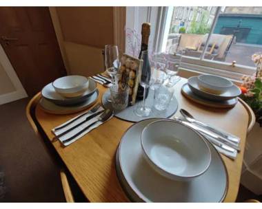 Central Edinburgh Private Garden with parking