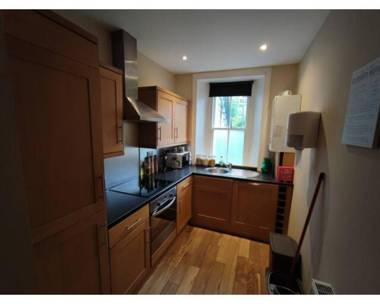 Central Edinburgh Private Garden with parking