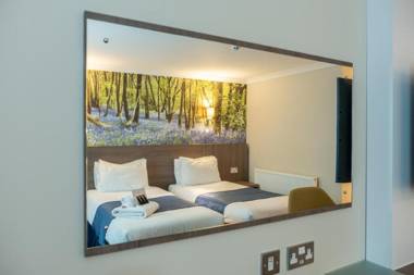 Burleigh Court Hotel and Leisure