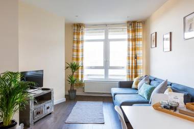 Modern apartments home from home long or short term bookings - MESH Accommodation