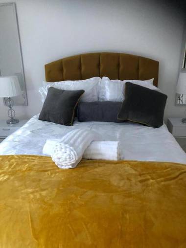 Luxurious 2 bedroom flat Ashford