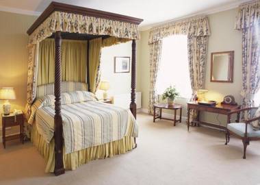 Brook Whipper-In Hotel