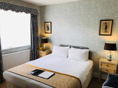 Brook Whipper-In Hotel