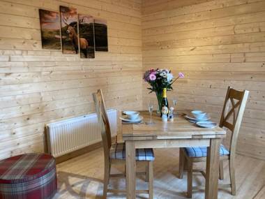 Lochinvar - Clydesdale Log Cabin with Hot Tub