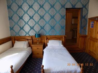 The Londesborough Arms bar with en-suite rooms