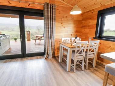 Bryn Eiddon Log Cabin