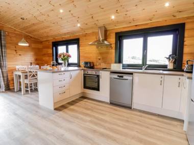 Bryn Eiddon Log Cabin