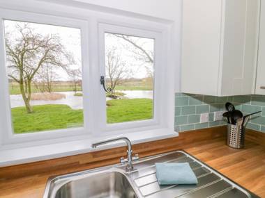 Wigrams Canalside Cottage