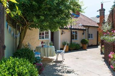 Wren Cottage a very cosy historic Coastal Cottage in a pretty little village