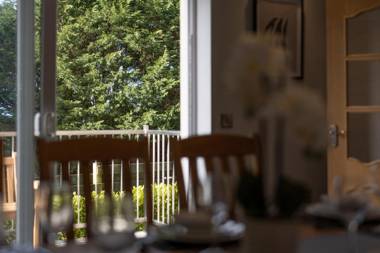 Maynor - Large Luxury House Log Burner Central Location