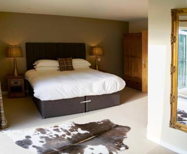 The Three Chimneys Country Pub