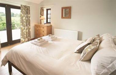 Host & Stay - Tregaer Mill Barn