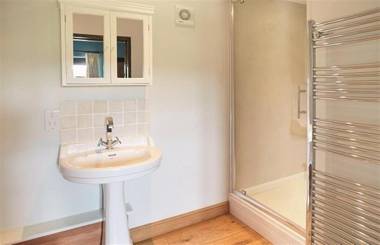 Host & Stay - Tregaer Mill Barn