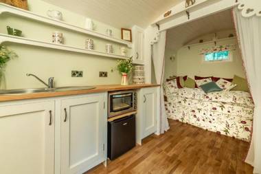 Woodland Retreat Shepherd's Hut