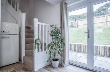 Brook Cottage - 2 Bedroom Cottage - Dale