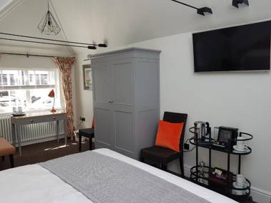 Gilbey's Bar Restaurant & Townhouse