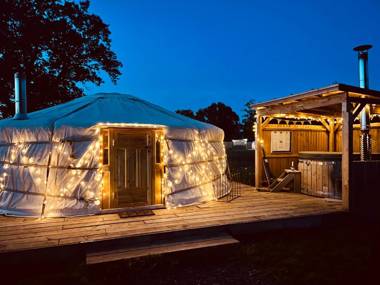 Glamp and Tipple Ltd