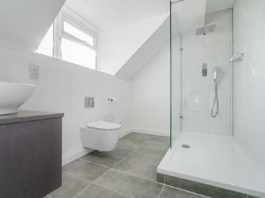 Pike and Eel Hotel and Marina